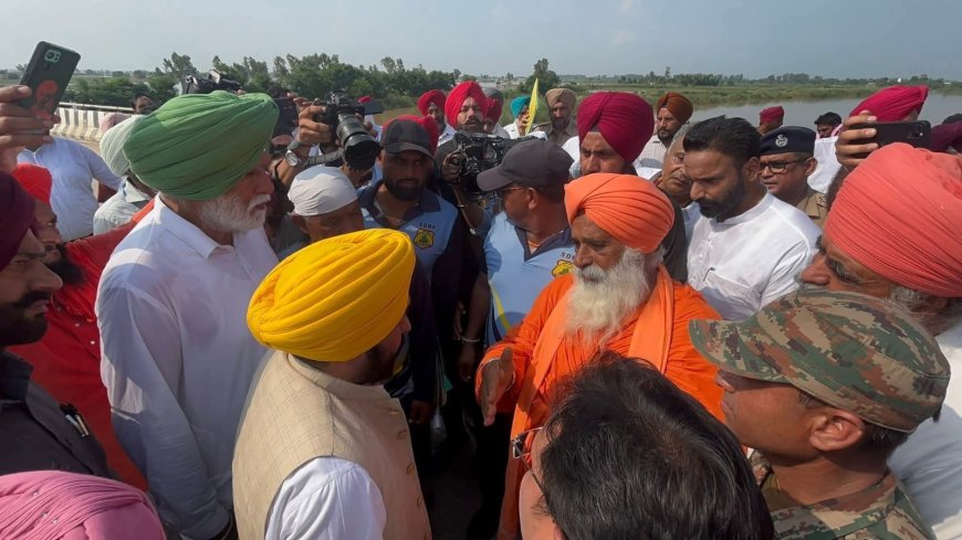 CM ਮਾਨ ਨੇ ਸੁਲਤਾਨਪੁਰ ਲੋਧੀ ਦੇ ਹੜ੍ਹ ਪ੍ਰਭਾਵਿਤ ਇਲਾਕਿਆਂ ਦਾ ਕੀਤਾ ਦੌਰਾ, ਵਿਸ਼ੇਸ਼ ਗਿਰਦਾਵਰੀ ਦੇ ਹੁਕਮ ਕੀਤੇ ਜਾਰੀ