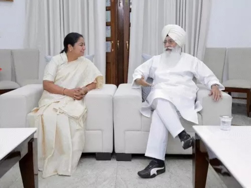ਦਿੱਲੀ CM ਨੂੰ ਮਿਲੇ ਡੇਰਾ ਬਿਆਸ ਮੁਖੀ ਬਾਬਾ ਗੁਰਿੰਦਰ ਢਿੱਲੋਂ, ਰੇਖਾ ਗੁਪਤਾ ਬੋਲੀ, ‘ਮੇਰਾ ਦਫਤਰ ਪਵਿੱਤਰ ਹੋ ਗਿਆ