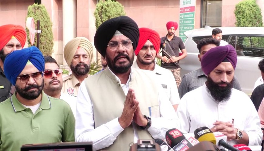 ਰਾਜਵੀਰ ਜਵੰਦਾ ਨੂੰ ਮਿਲੇ MLA ਧਾਲੀਵਾਲ, ਕਿਹਾ-‘ਯਕੀਨ ਹੈ ਪਰਮਾਤਮਾ ਉਸ ਨੂੰ ਜਲਦੀ ਹੀ ਠੀਕ ਕਰਨਗੇ’