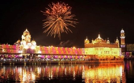 ਬੰਦੀ ਛੋੜ ਦਿਵਸ : ਸ੍ਰੀ ਦਰਬਾਰ ਸਾਹਿਬ ‘ਚ ਸ਼ਾਨਦਾਰ ਆਤਿਸ਼ਬਾਜ਼ੀ, 1 ਲੱਖ ਘਿਓ ਦੇ ਦੀਵੇ ਜਗਾਏ (ਤਸਵੀਰਾਂ)