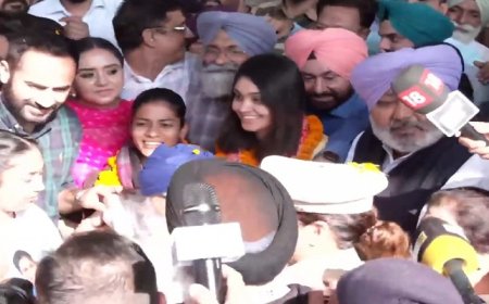 ਚੈਂਪੀਅਨ ਧੀਆਂ ਅਮਨਜੋਤ ਤੇ ਹਰਲੀਨ ਪਹੁੰਚੀਆਂ ਪੰਜਾਬ, ਚੰਡੀਗੜ੍ਹ ਏਅਰਪੋਰਟ ‘ਤੇ ਹੋ ਰਿਹਾ ਸਵਾਗਤ