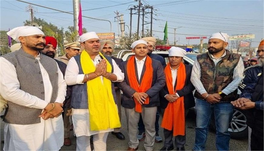 ਜਲੰਧਰ ‘ਚ ਨਗਰ ਕੀਰਤਨ, DC ਨੇ ਕੀਤਾ ਸਵਾਗਤ, ਸੰਗਤਾਂ ਨੇ ਰਾਹ ‘ਚ ਵਿਛਾਏ ਫੁੱਲ, 11 ਰੂਟ ਡਾਇਵਰਟ