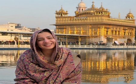 ਸ੍ਰੀ ਦਰਬਾਰ ਸਾਹਿਬ ਨਤਮਸਤਕ ਹੋਈ ਜੈਸਮੀਨ ਸੈਂਡਲਸ, ਸਾਦਗੀ ਨਾਲ ਗੁਰੂਘਰ ‘ਚ ਲੁਆਈ ਹਾਜ਼ਰੀ