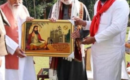 PM ਮੋਦੀ ਨੇ ਸੰਤ ਨਿਰੰਜਨ ਦਾਸ ਜੀ ਦੇ ਨਾਲ ਕੀਤੀ ਮੁਲਾਕਾਤ, ਪਦਮਸ਼੍ਰੀ ਪੁਰਸਕਾਰ ਲਈ ਦਿੱਤੀ ਵਧਾਈ