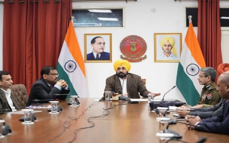 CM ਮਾਨ ਨੇ ਕੀਤੀ ਹਾਈਲੈਵਲ ਮੀਟਿੰਗ, ਅਫ਼ਸਰਾਂ ਨੂੰ ਕਾਨੂੰਨ ਵਿਵਸਥਾ ਦੀ ਸਥਿਤੀ ‘ਤੇ ਨਜ਼ਰ ਰੱਖਣ ਦੇ ਨਿਰਦੇਸ਼ ਜਾਰੀ