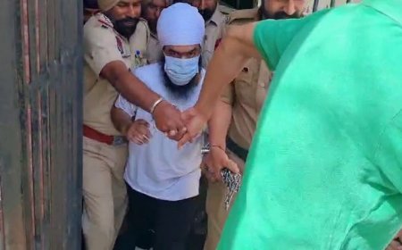 ਬਠਿੰਡਾ ਅਦਾਲਤ ‘ਚ ਅੰਮ੍ਰਿਤਪਾਲ ਮਹਿਰੋਂ ਦੀ ਹੋਈ ਪੇਸ਼ੀ, 14 ਦਿਨਾਂ ਦੀ ਨਿਆਇਕ ਹਿਰਾਸਤ ‘ਚ ਭੇਜਿਆ