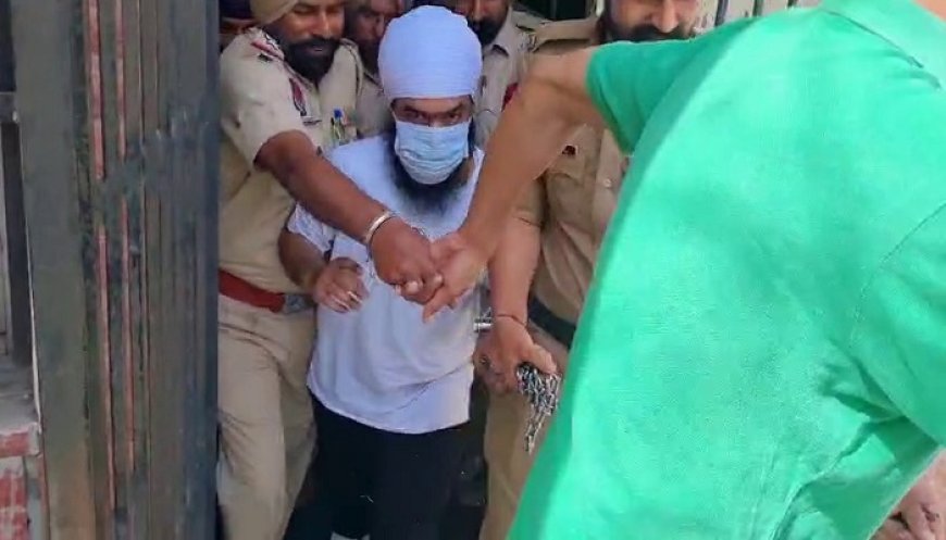 ਬਠਿੰਡਾ ਅਦਾਲਤ ‘ਚ ਅੰਮ੍ਰਿਤਪਾਲ ਮਹਿਰੋਂ ਦੀ ਹੋਈ ਪੇਸ਼ੀ, 14 ਦਿਨਾਂ ਦੀ ਨਿਆਇਕ ਹਿਰਾਸਤ ‘ਚ ਭੇਜਿਆ