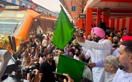ਜਲਪਾਈਗੁੜੀ ਨਾਲ ਜੁੜਿਆ ਅੰਮ੍ਰਿਤਸਰ, ਅੰਮ੍ਰਿਤ ਭਾਰਤ ਐਕਸਪ੍ਰੈੱਸ ਦੀ ਸ਼ੁਰੂਆਤ, ਮੰਤਰੀ ਰਵਨੀਤ ਬਿੱਟੂ ਨੇ ਵਿਖਾਈ ਝੰਡੀ