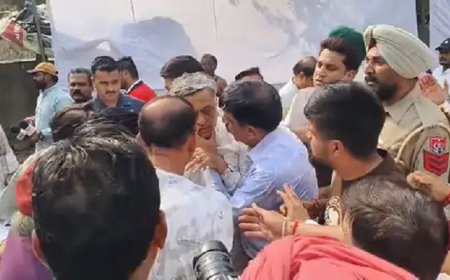 BJP ਲੀਡਰ ਮਨੋਰੰਜਨ ਕਾਲੀਆ ਬੇਹੋਸ਼ ਹੋ ਕੇ ਡਿੱਗੇ, ਜਲੰਧਰ ‘ਚ ਪ੍ਰੋਗਰਾਮ ਦੌਰਾਨ ਅਚਾਨਕ ਵਿਗੜੀ ਤਬੀਅਤ