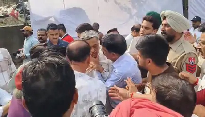 BJP ਲੀਡਰ ਮਨੋਰੰਜਨ ਕਾਲੀਆ ਬੇਹੋਸ਼ ਹੋ ਕੇ ਡਿੱਗੇ, ਜਲੰਧਰ ‘ਚ ਪ੍ਰੋਗਰਾਮ ਦੌਰਾਨ ਅਚਾਨਕ ਵਿਗੜੀ ਤਬੀਅਤ