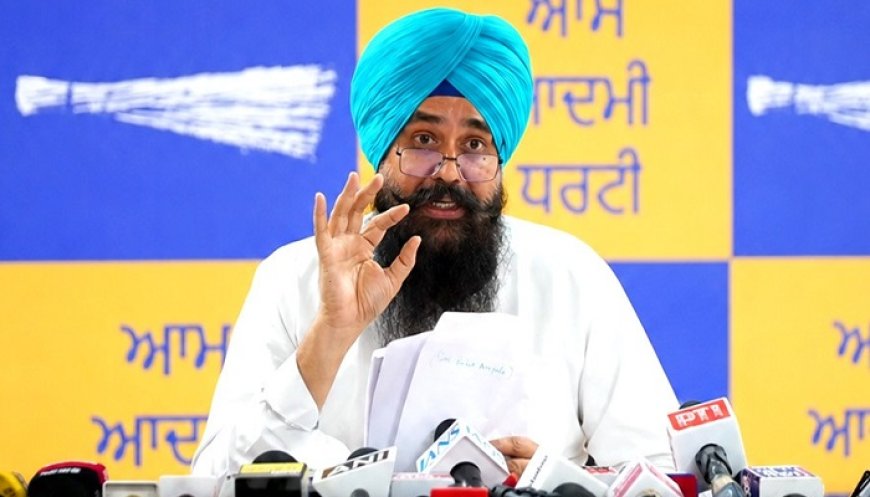 ‘ਸ੍ਰੀ ਅਕਾਲ ਤਖਤ ਸਾਹਿਬ ਦੇ ਹੁਕਮ ਸਿਰ ਮੱਥੇ…’, ਬੇਅਦਬੀ ਕਾਨੂੰਨ ‘ਚ ਸੋਧਾਂ ਨੂੰ ਲੈ ਕੇ ਬੋਲੇ MP ਮਲਵਿੰਦਰ ਕੰਗ