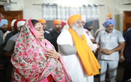 ਤਖ਼ਤ ਸ੍ਰੀ ਦਮਦਮਾ ਸਾਹਿਬ ਵਿਖੇ ਨਤਮਸਤਕ ਹੋਏ ਸੁਖਬੀਰ ਬਾਦਲ, ਬੋਲੇ- ‘ਗੁਰੂ ਮਹਾਰਾਜ ਨੇ ਹਮਲੇ ਤੋਂ ਬਚਾਇਆ’