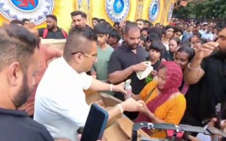 ਮੋਹਾਲੀ ‘ਚ 500 ਰੁਪਏ ਦੇ ਨੋਟਾਂ ਦਾ ਲੰਗਰ: ਬੱਚਿਆਂ ਨੂੰ ਵੰਡਿਆ ਮੈਕਡੋਨਲਡ ਮੀਲ; ਕਾਰੋਬਾਰੀ ਨੇ ਕਿਹਾ-“iPhone ਦਾ ਵੀ ਲਾਉਂਗਾ ਲੰਗਰ”