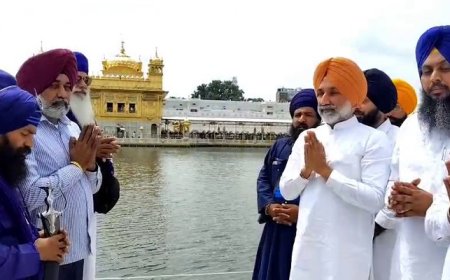 ਸ੍ਰੀ ਹਰਿਮੰਦਰ ਸਾਹਿਬ ਪਹੁੰਚੇ ਸੰਸਦ ਮੈਂਬਰ ਸਤਨਾਮ ਸਿੰਘ ਸੰਧੂ, PM ਮੋਦੀ ਦੇ 76ਵੇਂ ਜਨਮਦਿਨ ’ਤੇ ਲੰਮੀ ਉਮਰ ਤੇ ‘ਚੜ੍ਹਦੀ ਕਲਾ’ ਦੀ ਕੀਤੀ ਅਰਦਾਸ